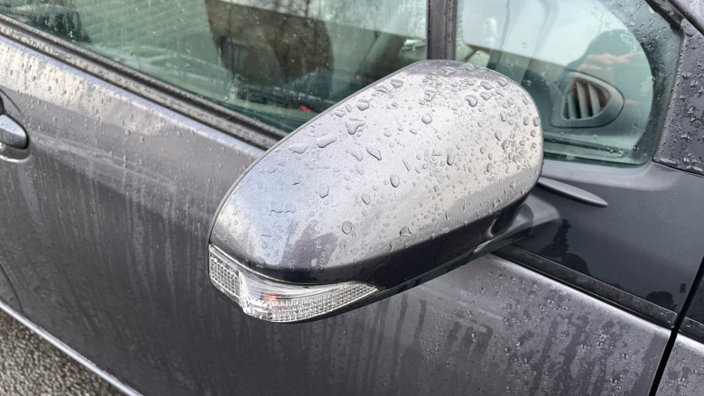 Toyota Yaris 1.5 VVT-i Icon Tech 5dr Petrol Hatchback